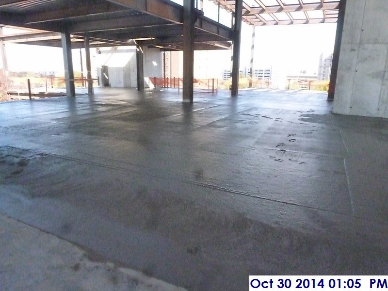 Poured concrete at the 2nd half of the 4th Floor Facing East (800x600)